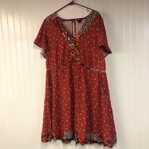 Torrid Bohemian Red Patterned Dress Short Sleeve Size 2 2X Vneck NWT